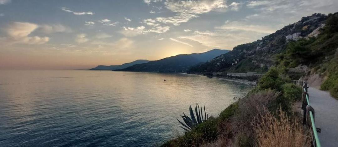 Casa Vacanze Paglino Ventimiglia Exterior foto